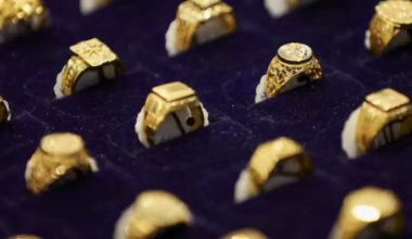 Цены на золото растут на фоне “оптимизма инвесторов”