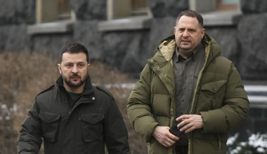 На фоне обвинений в коррупции: экс-глава офиса президента Зеленского собрался на фронт