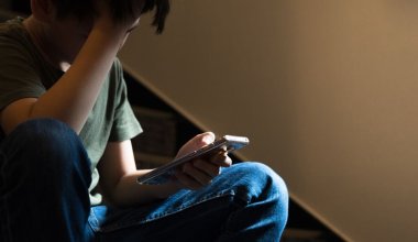 Детям и подросткам могут запретить регистрироваться в соцсетях в Казахстане