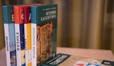 Жаксылык Сабитов сравнил учебники истории Казахстана и России