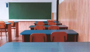 Шквальный ветер: все школы Атырау ушли на «дистанционку»