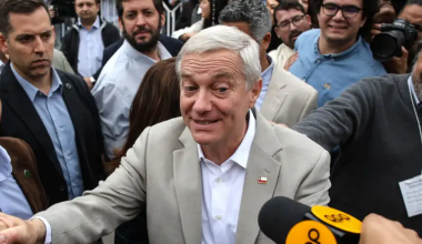 Консерватор Каст победил на выборах президента Чили