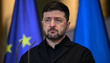 Зеленский заявил о попытках Кремля влиять на выборы