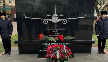 В Грозном открыли мемориал жертвам крушения рейса AZAL под Актау