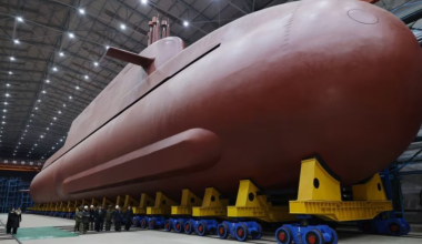 КНДР “похвасталась” новыми фото своей первой “атомной” подлодки