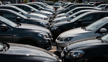 Некоторые авто подорожают, другие - сильно подешевеют: прогноз эксперта на 2026 год