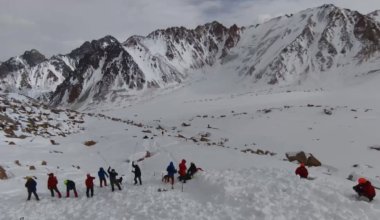 В Алматы похоронили подростка, погибшего в горах