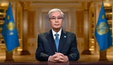 Токаев поздравил казахстанцев с Новым 2026 годом