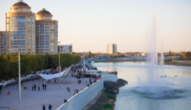 Атырау могут разделить на два района