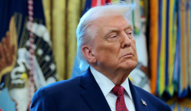 Трамп ввел пошлины для стран, ведущих бизнес с Ираном