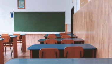 Столичных школьников отправили на дистанционку