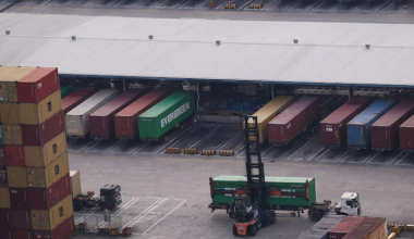 Китай завершил 2025 год с рекордным торговым балансом, несмотря на давление Трампа