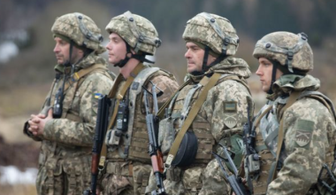 В Украине продлили военное положение