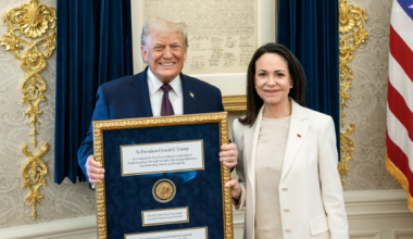 Лидер оппозиции Венесуэлы Мачадо вручила Трампу Нобелевскую премию мира