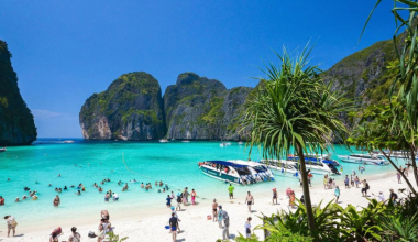 Скандал в Таиланде: туристу грозит депортация за ролик