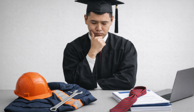 Названа самая перспективная работа для выпускников вузов в Казахстане