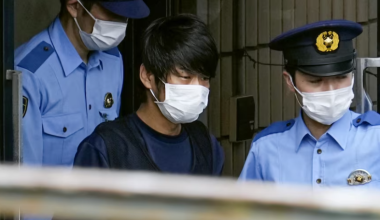 Суд приговорил убийцу экс-премьера Японии к пожизненному заключению