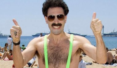 Фанаты «Брюгге» вышли в «купальниках Бората» на матч в Астане