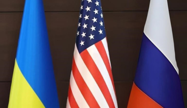 Зеленский заявил о переговорах РФ, Украины и США в ОАЭ