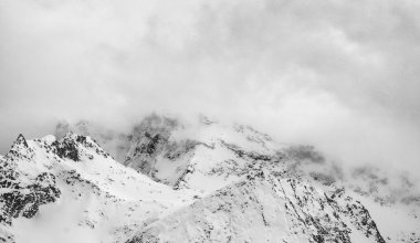 59-летний альпинист получил травму в горах Алматы