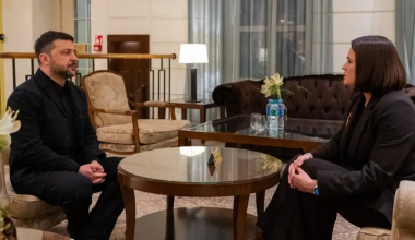 Зеленский впервые встретился с Тихановской и пригласил ее в Киев