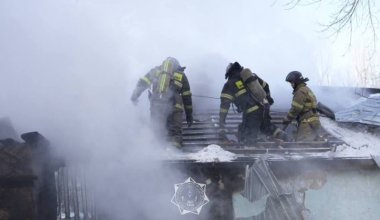 Взрыв газа произошел во время тушения пожара в Астане