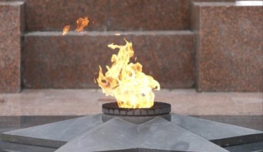 Казахстанца наказали за осквернение Вечного огня