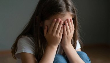 Попытка суицида из-за буллинга: руководство элитной школы обвинили в халатности в Алматы