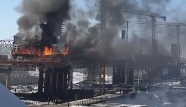 Строящийся мост в Павлодаре загорелся уже во второй раз за сутки
