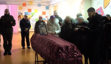 Уроженца Казахстана, воевавшего в Украине, похоронили в России