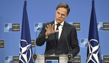 “Оставайтесь сильными”: генсек НАТО прибыл с визитом в Киев