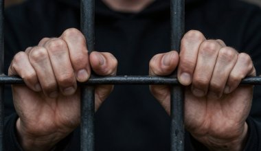 Казахстанцев отправили за решетку в России за организацию незаконной миграции