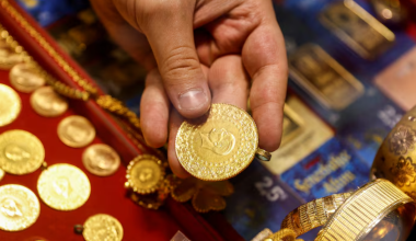 Идут к недельной потере: что происходит с ценами на драгоценные металлы