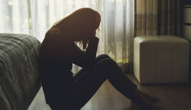 Выбросившая детей из окна 5 этажа в Таразе мать была в тяжелой депрессии