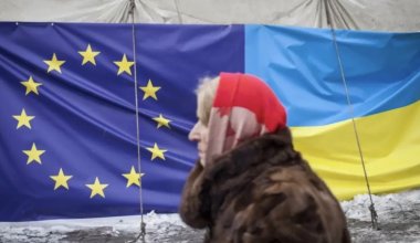 Европарламент призвал срочно усилить военную помощь Украине