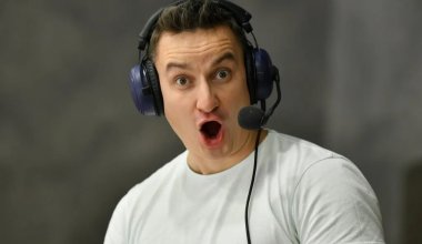 Комментатора, обматерившего казахстанских детей, наказали в России