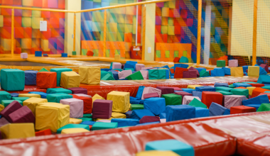 Ребёнок стал инвалидом в батутном центре Актобе: суд увеличил компенсацию