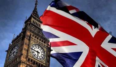 Великобритания отправит авианосную группу в Арктику