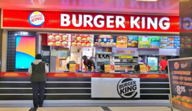 Травля работника с аутизмом в Burger King: одного из руководителей отстранили