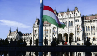 Венгрия приостанавливает поставки дизеля Украине