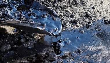 Опасные отходы: активисты заявили об угрозе экологической катастрофы на западе Казахстана