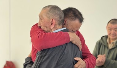 Казахстанец спустя 54 года нашёл родного брата в Уральске