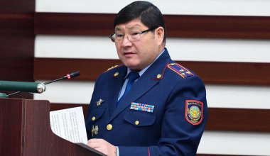 Осужденный за изнасилование экс-полковник Куштыбаев снова оказался в суде