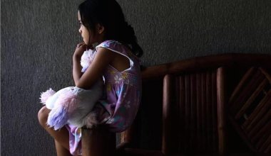 В Шымкенте задержан учитель по подозрению в приставании к 7-летней ученице