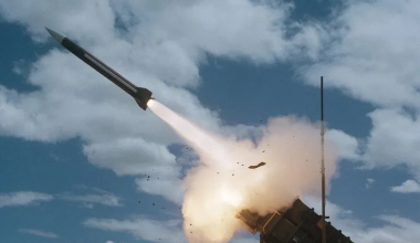 Иран запустил ракеты по Израилю