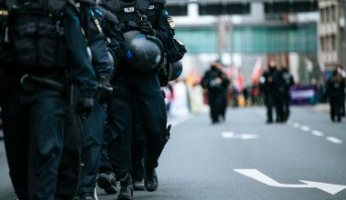 Взрыв в посольстве США связывают с войной на Ближнем Востоке