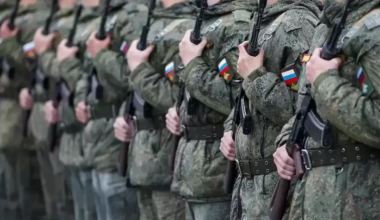 Казахстан решил возвращать россиян, бежавших от мобилизации? Что ответил МИД