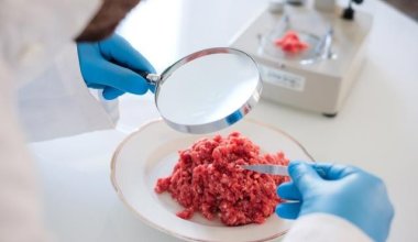 Загадочная болезнь косит скот у соседей Казахстана: жители боятся покупать мясо