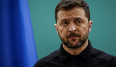 Зеленский: смягчение санкций усилит Россию