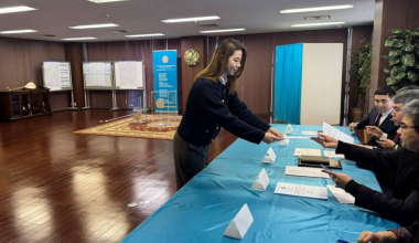 Казахстанцы в Японии и Южной Корее первыми голосуют на референдуме